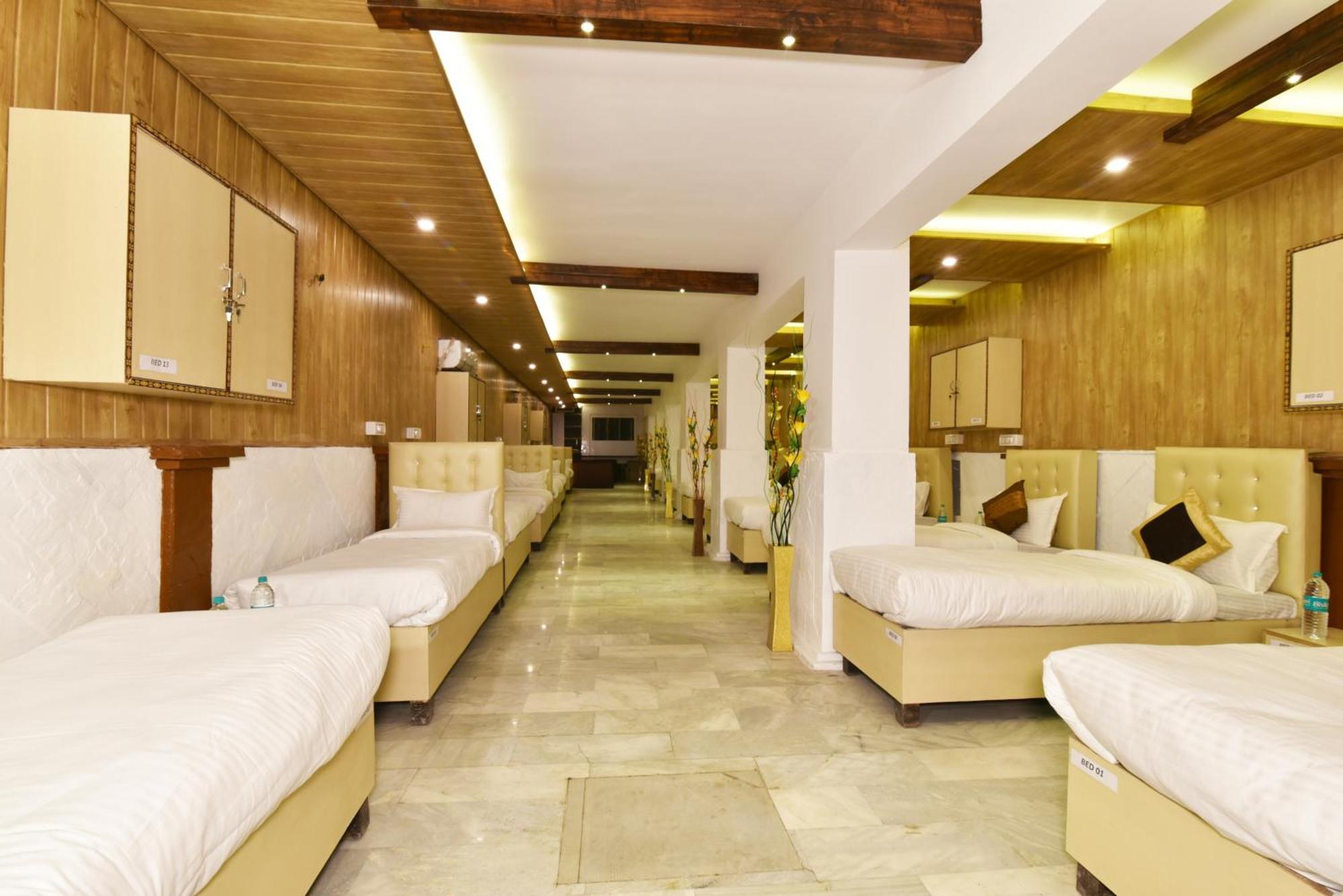 Hk Backpackers-Luxury Rooms & Dormitory Amritsar Ngoại thất bức ảnh