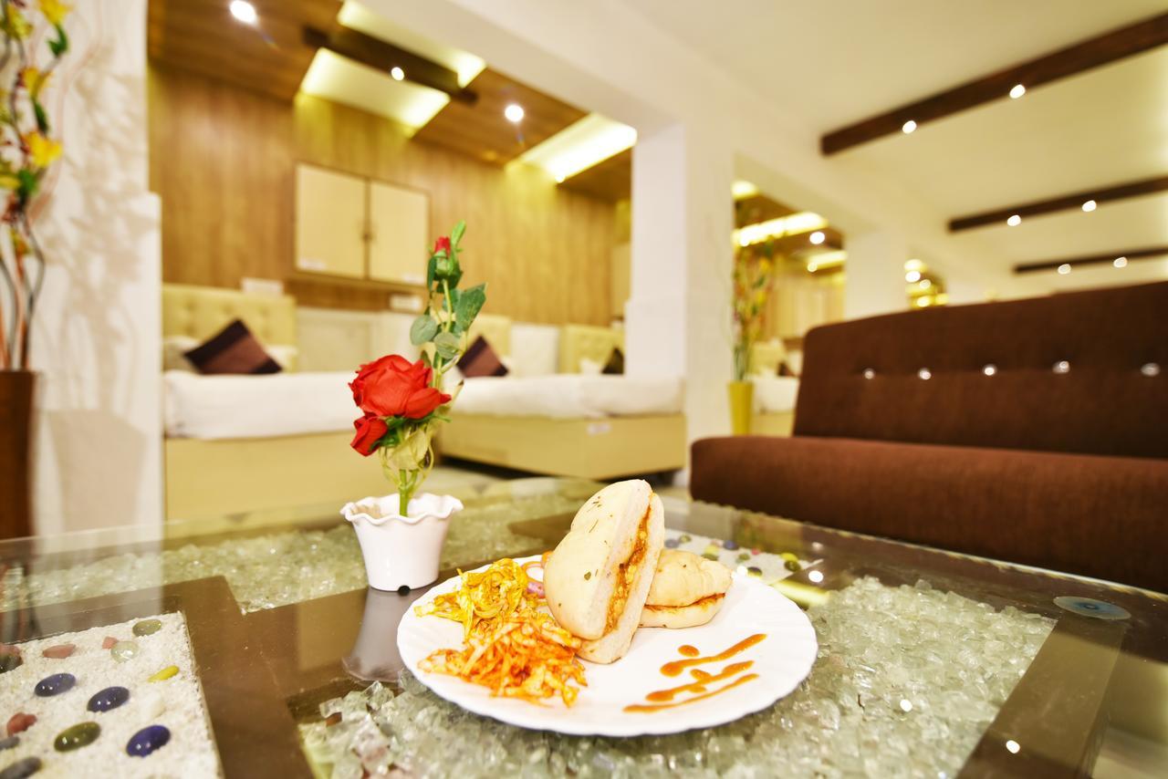Hk Backpackers-Luxury Rooms & Dormitory Amritsar Ngoại thất bức ảnh