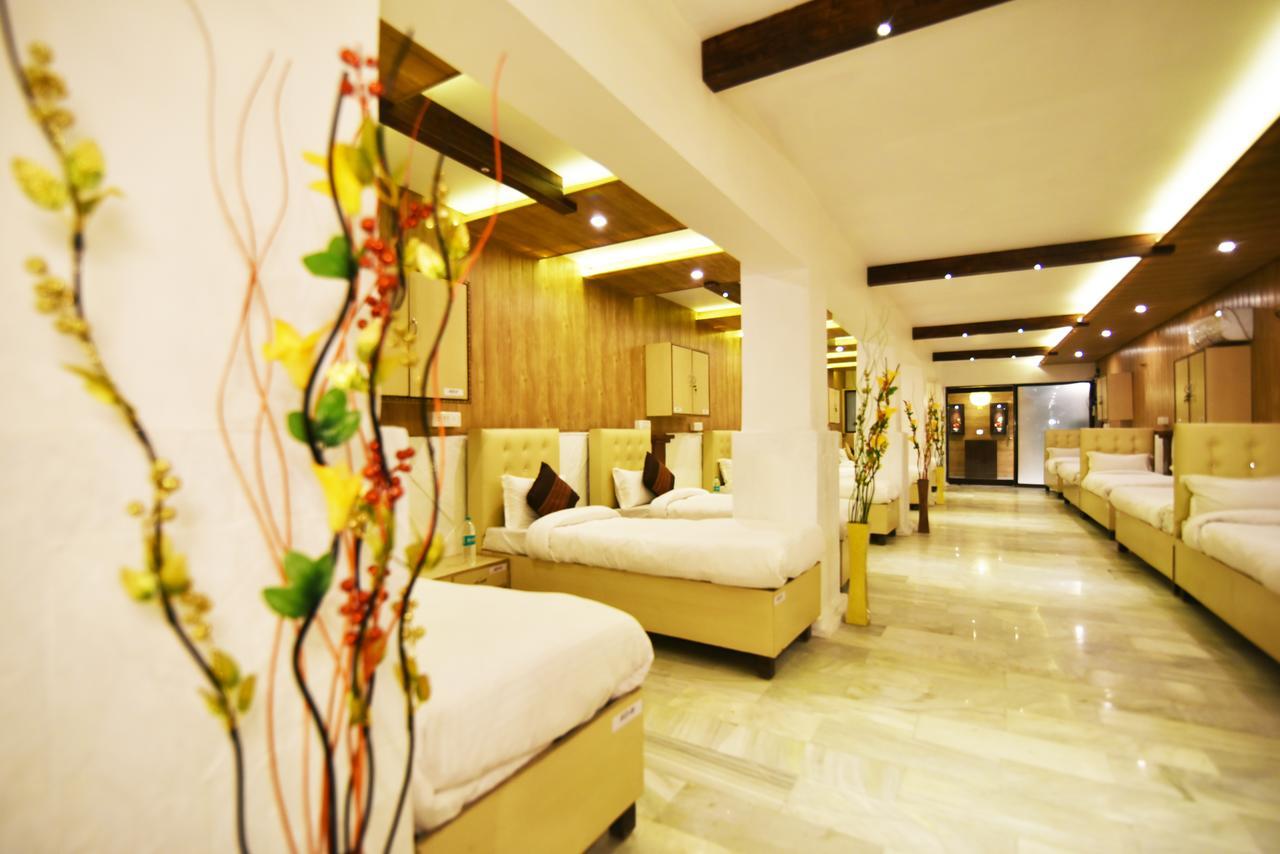 Hk Backpackers-Luxury Rooms & Dormitory Amritsar Ngoại thất bức ảnh