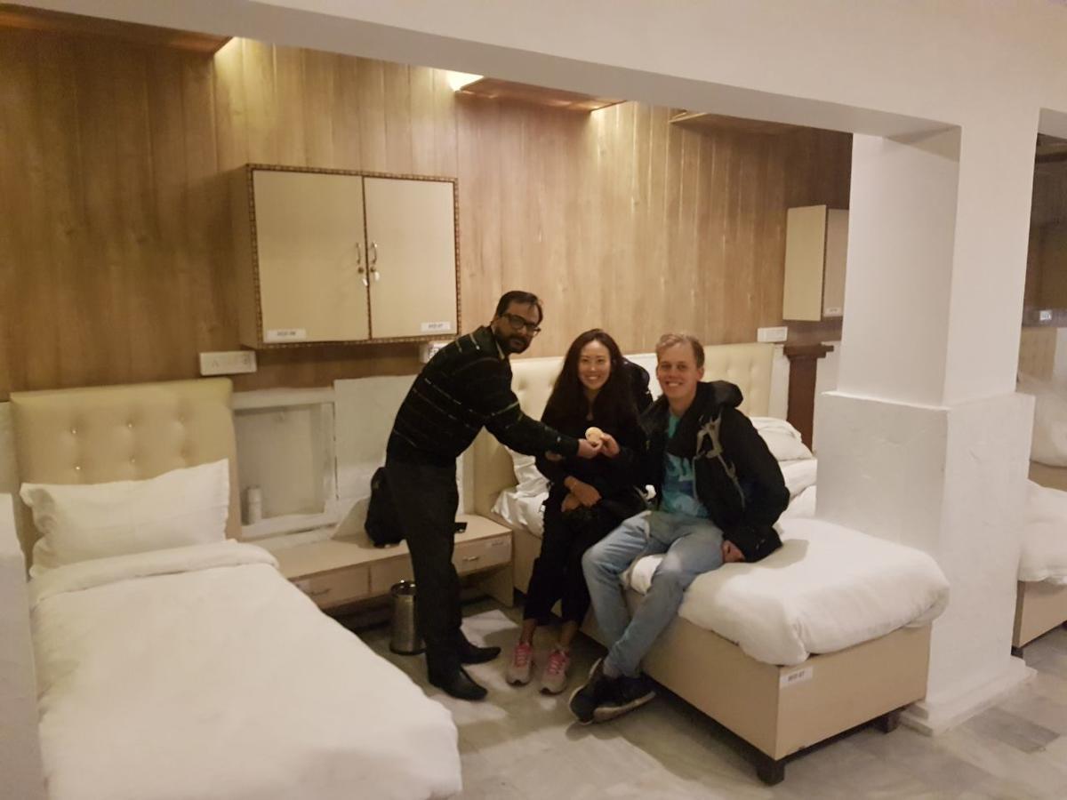 Hk Backpackers-Luxury Rooms & Dormitory Amritsar Ngoại thất bức ảnh
